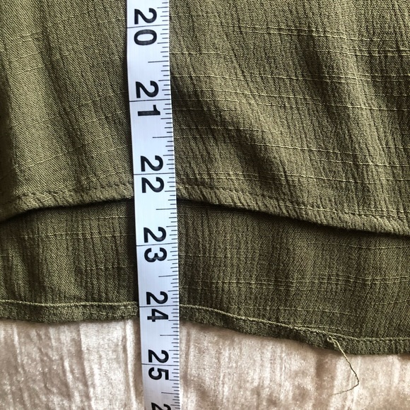 NWT All in Favor Olive Green Long Sleeve V-neck Blouse - medium - Picture 7 of 9